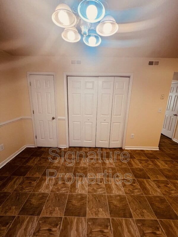 Building Photo - 555 Fairfax Ave