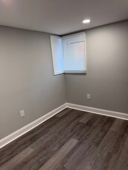 Building Photo - 3317 Ravenwood Ave
