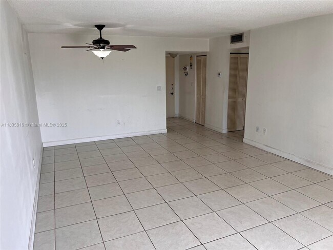 Primary Photo - 7727 SW 86th St