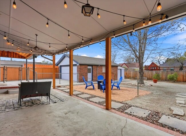 Building Photo - 3835 Pierce St