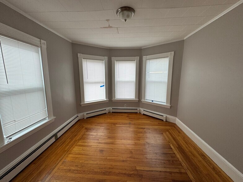 Building Photo - 53 Cedar St