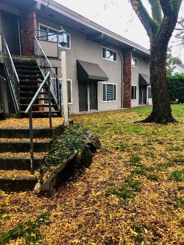 Building Photo - 3604 NE 73rd Pl