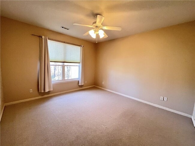 Building Photo - 28 Highland Pkwy