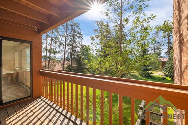 Building Photo - 749 Lagoon Dr