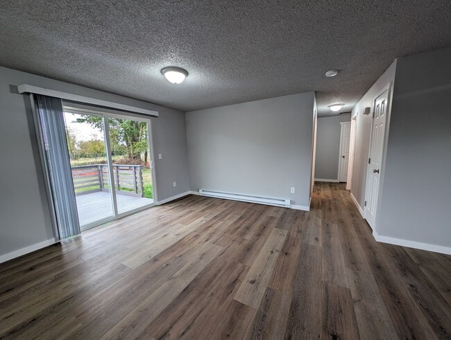 Building Photo - Newly Remodeled 3 Bedroom Home in Port Orc...