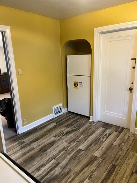 Building Photo - 1479 Canadian Ave