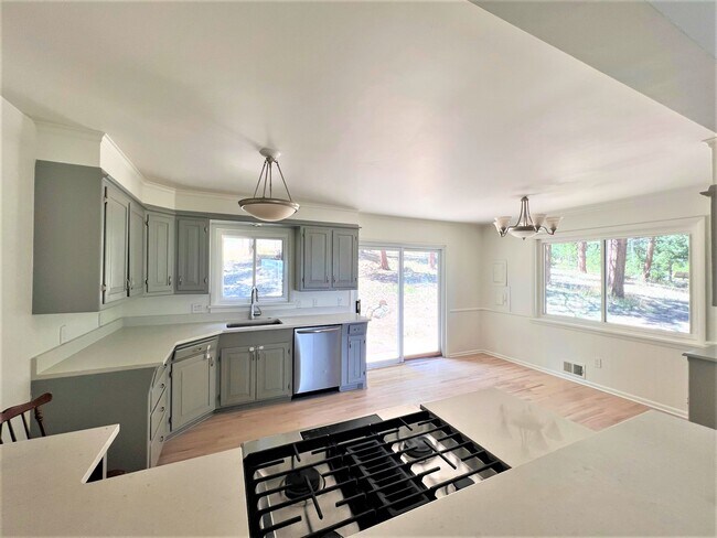 Building Photo - 5355 S Hatch Dr