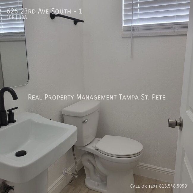 Building Photo - 626 23rd Ave S