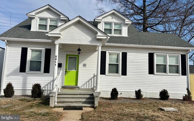 Building Photo - 2511 Charles St