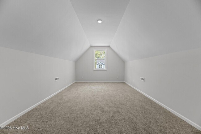 Building Photo - 1001 Tawney Trce