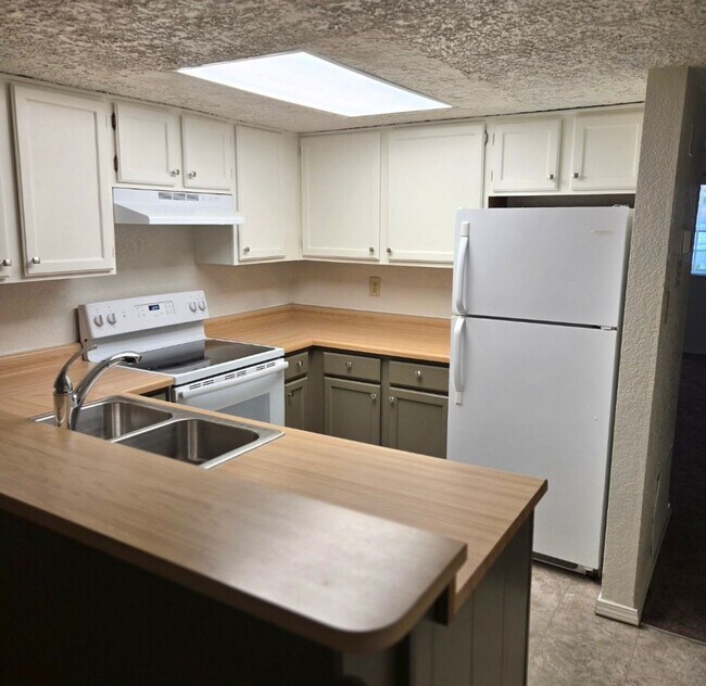Building Photo - CALL US TODAY AT (505) 808-6467 TO SCHEDULE A CONVENIENT SHOWING