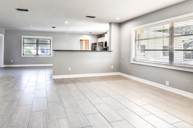 Building Photo - 1456 Jasmine Way
