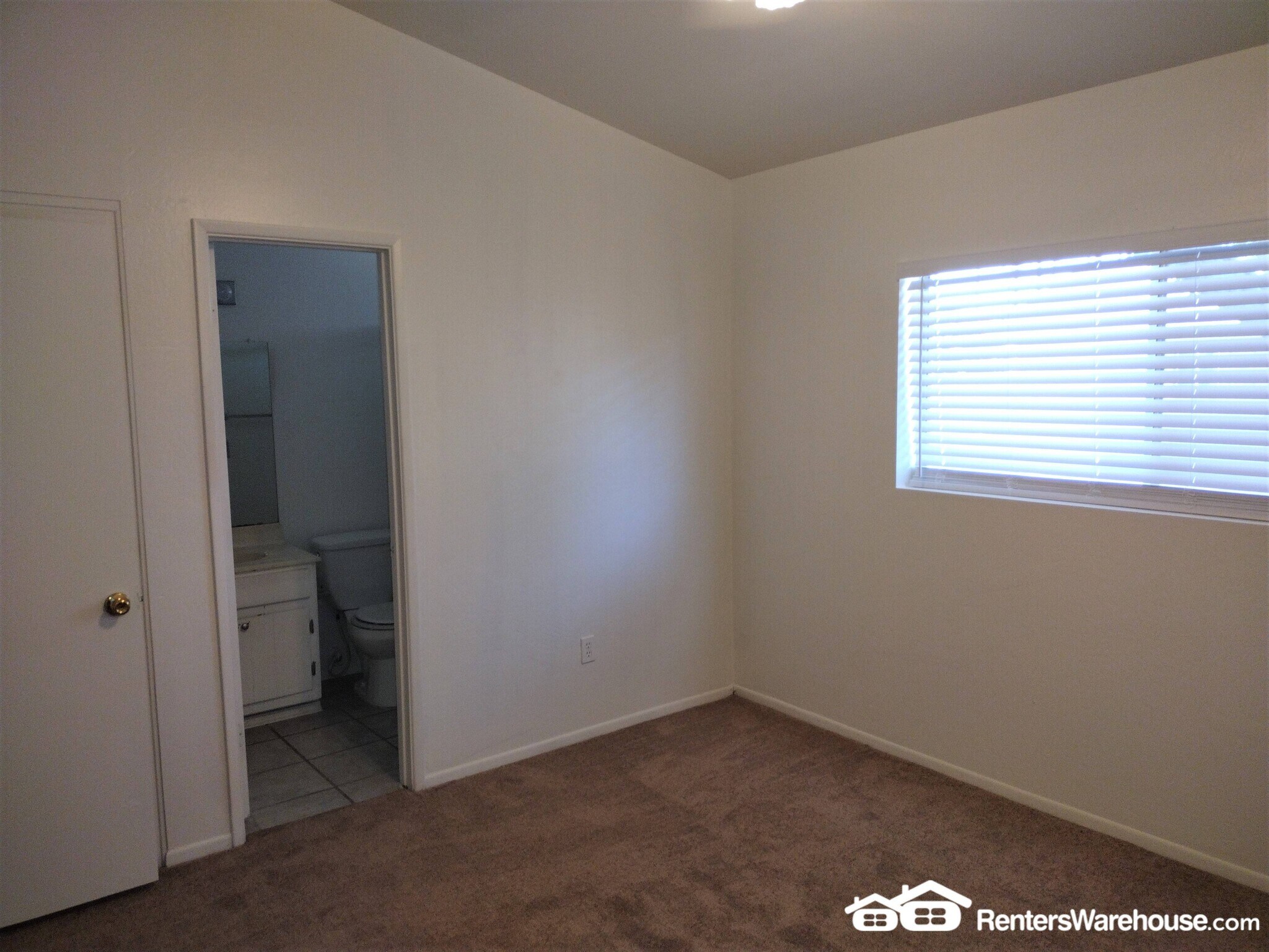 Building Photo - 2515 S Maple Ave