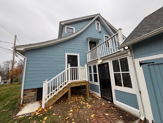 Building Photo - 2 Scofield Pl