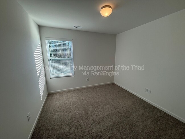 Building Photo - 206 Solacium Ln