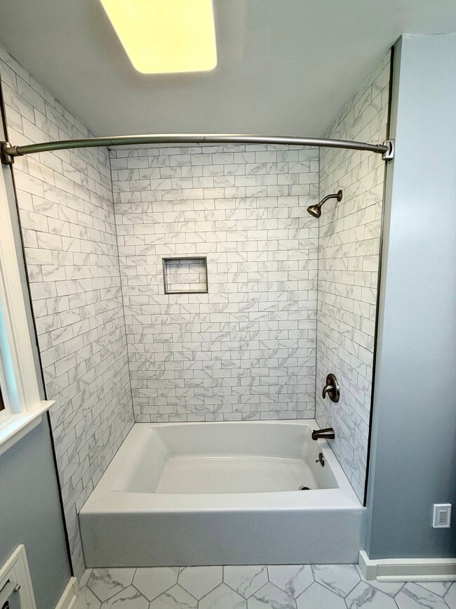 Building Photo - 376 Arbor Rd