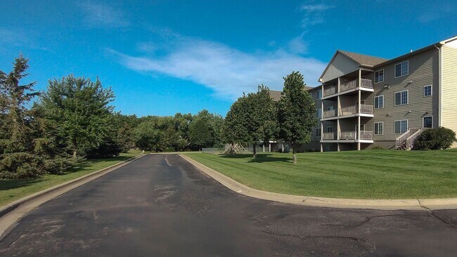 Building Photo - Diamond Valley Apartments Plan F