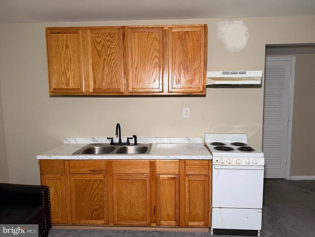Building Photo - 853 Faraway Ct