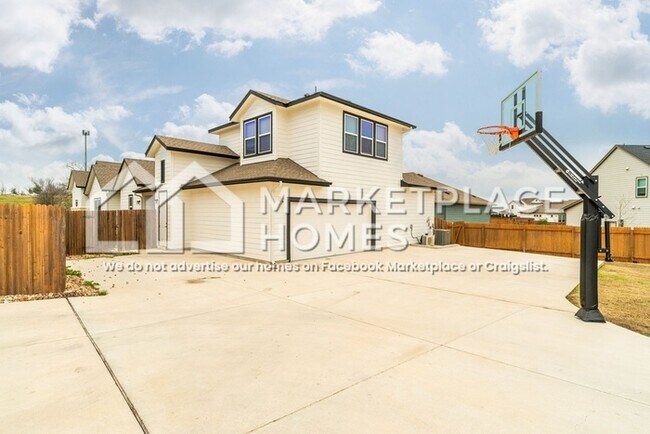 Building Photo - 8016 Hillock Terrace