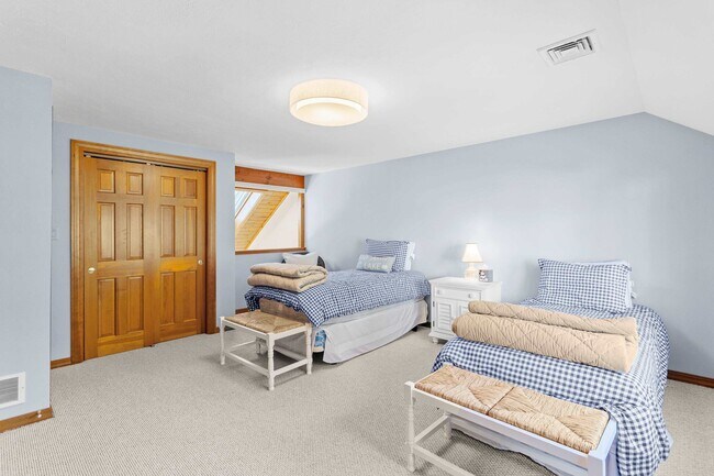 Building Photo - 281 Davidson Dr