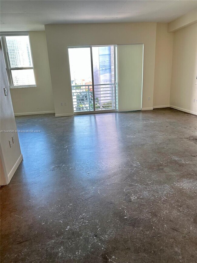 Building Photo - 1 bedroom in Miami FL 33132