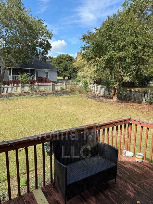 Building Photo - 204 Brushy Meadows Dr