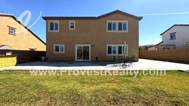 Building Photo - 11760 Sierra Rd