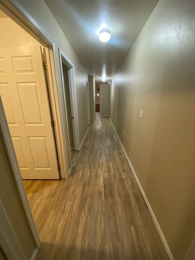 Building Photo - Spacious 3BR Townhome in Spokane