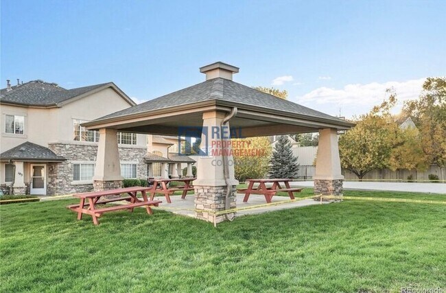 Building Photo - 1325 S Chambers Rd