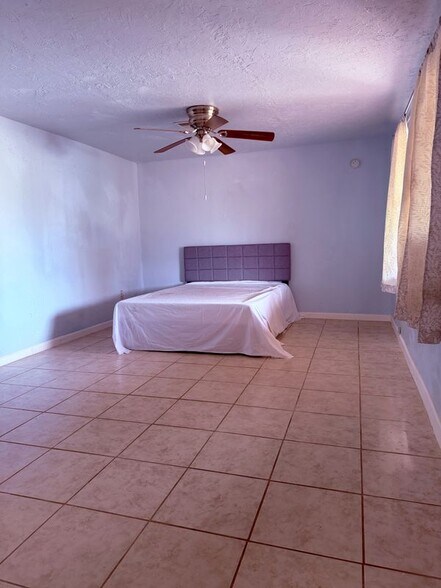 Building Photo - 1235 W Ontario St