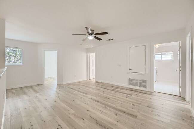 Building Photo - 1721 Poppy Seed Ln