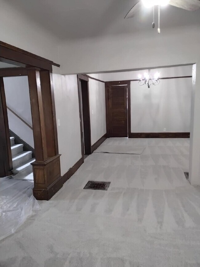 Building Photo - 2215 E 80th St