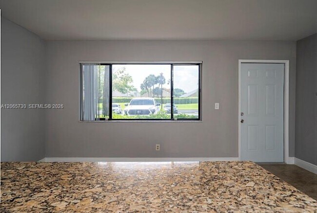 Building Photo - 1606 Meadows Cir W