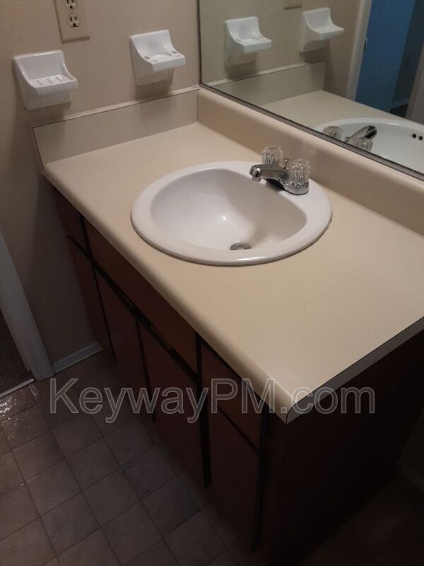 Building Photo - 4589 Hickory Dr