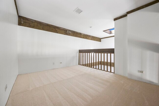 Building Photo - 370 Kawaihae St