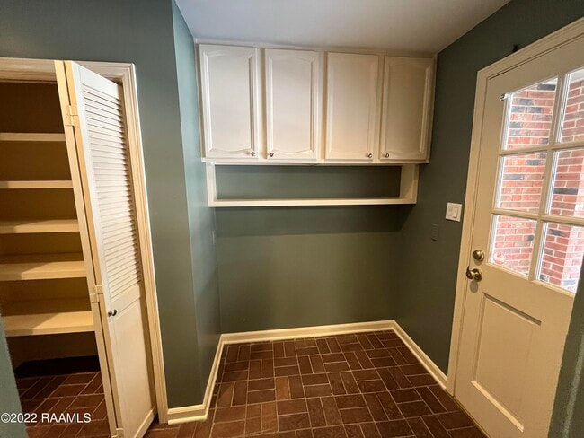 Building Photo - 403 Briargate Cir