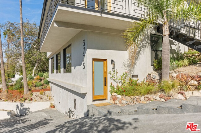 Building Photo - 3775 Aloha St