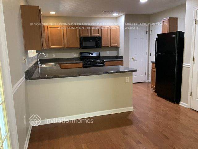 Building Photo - 408 Sugar Maple Ct