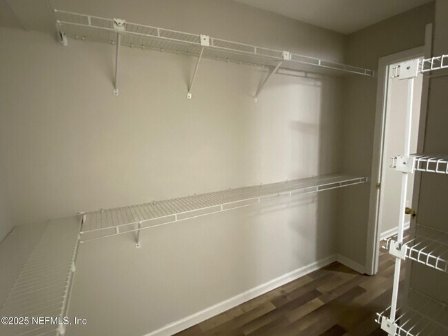 Building Photo - 421 Filmore Dr