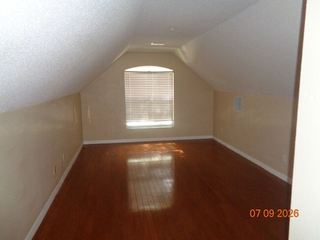 Building Photo - Beautiful 4 Bed/ 3bath Pool home