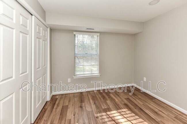 Building Photo - 8616 Shadwell Dr