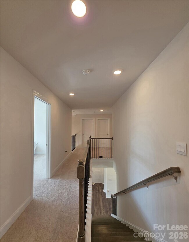 Building Photo - 2216 Skybrook Oaks Dr