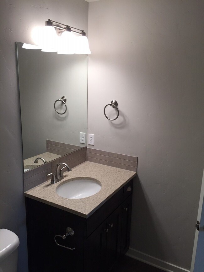Building Photo - 3035 SW Black Butte Ln