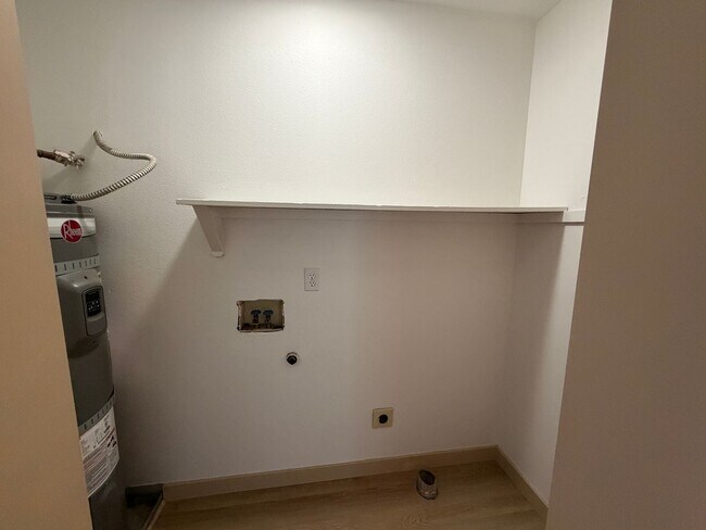 Building Photo - 112