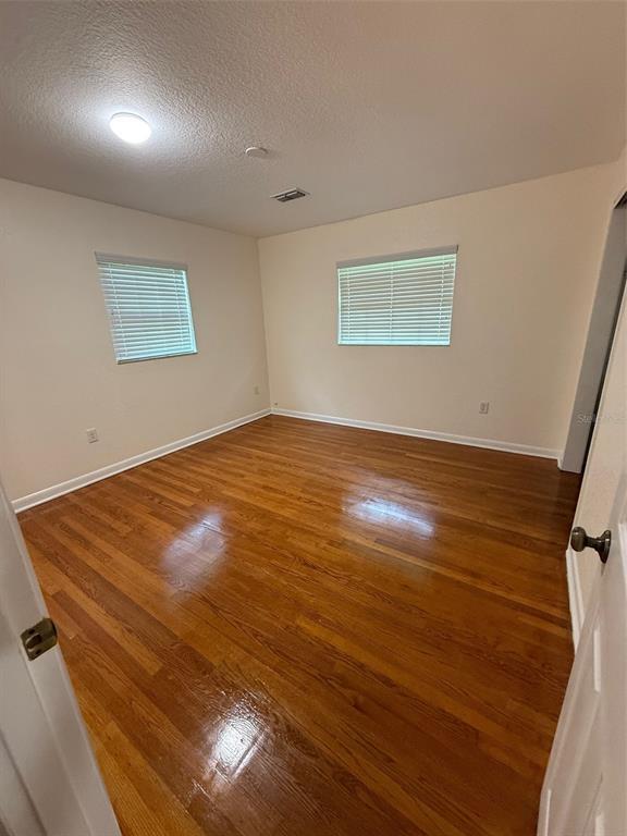 Building Photo - 3250 SE Lake Weir Ave