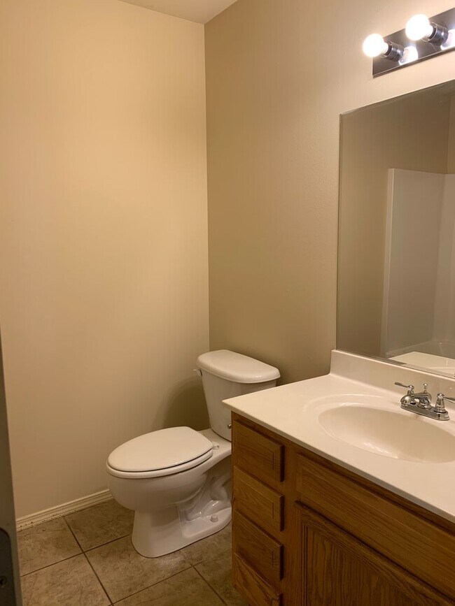 Building Photo - Ready NOW 3 Bedroom For Lease -  Bentonvil...