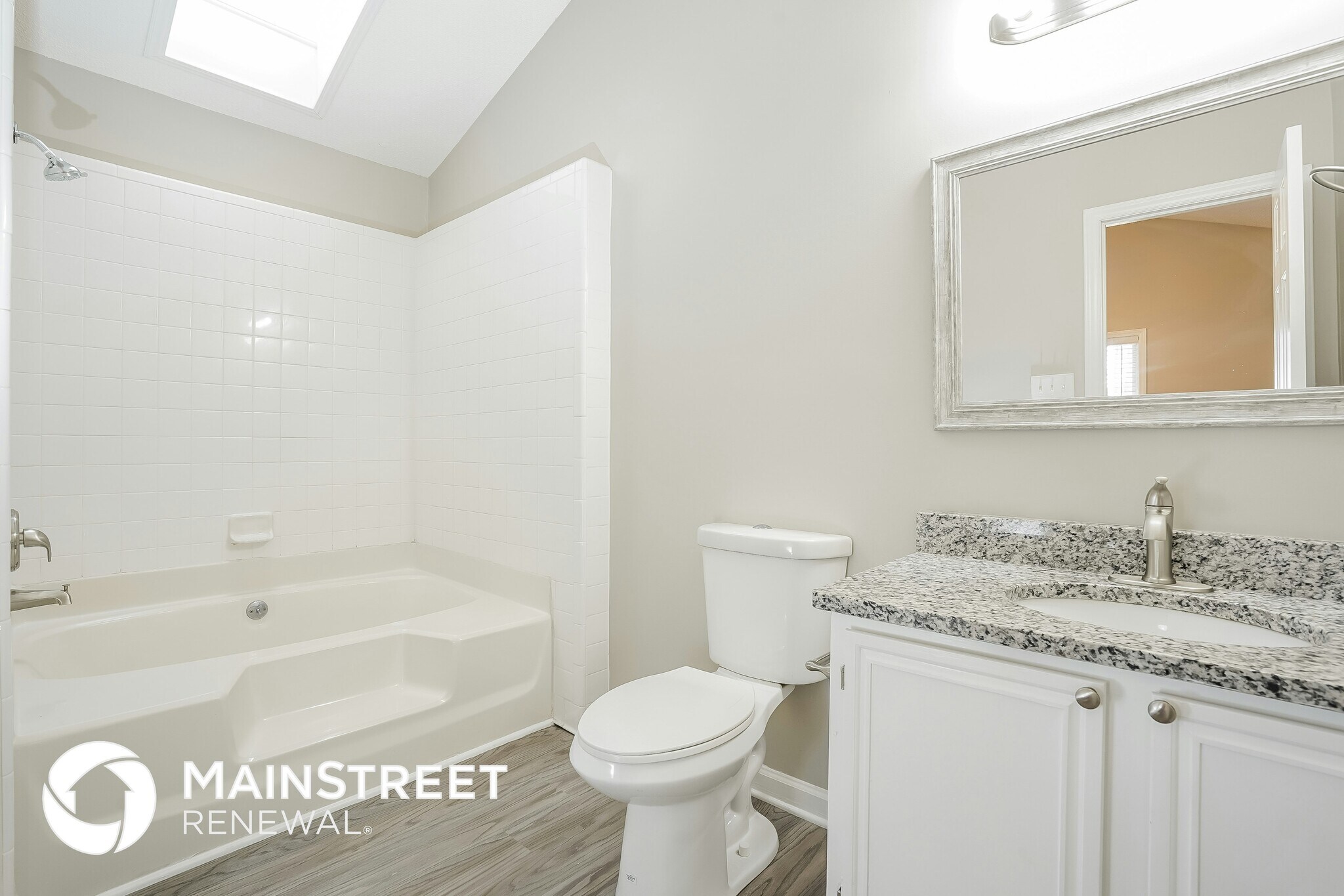 Building Photo - 4210 Queen Victoria Pl