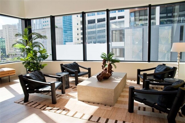 Building Photo - 225 N Miami Ave