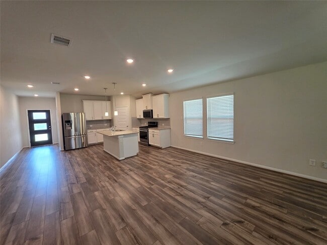 Building Photo - 2011 Cherryvale Dr