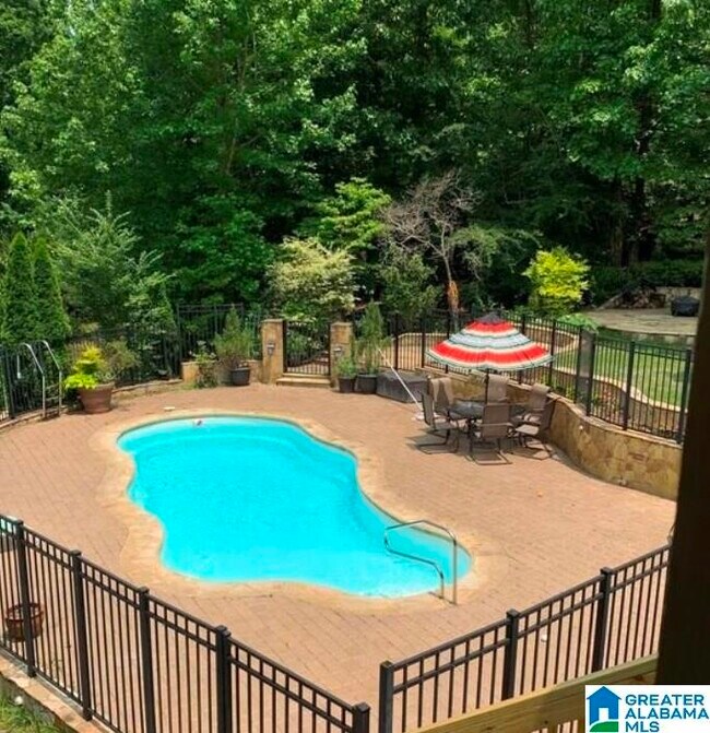 Building Photo - 233 Oaklyn Hills Dr